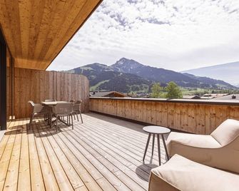 Spacious Apartment in Tyrol With Terrace - Oberndorf in Tirol - Balcony