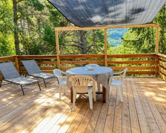 Chalet 6 Personnes - Terrasse au sud ,vue degagée ,calme - Haut verdon - Beauvezer - Balcony