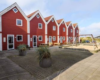 4 person holiday home in Fanø-By Traum - Fanø - Bygning