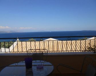 Bbb - Barbati Blick Bungalows - Barbati - Balkon