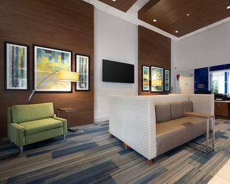 Holiday Inn Express & Suites Surrey By IHG - Surrey - Salon