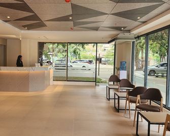 Travelite Express Hotel La Union - San Fernando - Reception