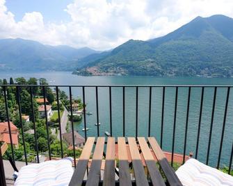 Up & Up - By Myhomeincomo - Moltrasio - Balcony