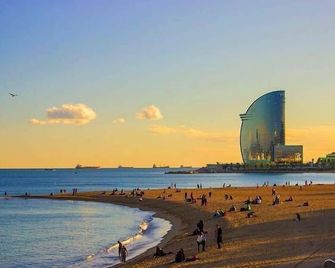 Apartamentos Aura Park Fira Bcn - Hospitalet de Llobregat