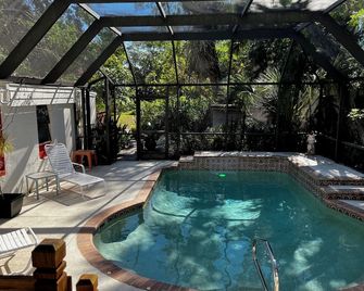 Storybook Cottage in a Dream Location - Private Pool, Near Siesta & More - Sarasota - Pool