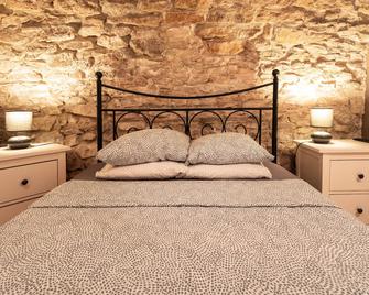 Chambres d´Hôtes Prieuré d'Orniols - Montclus - Chambre