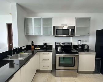 Estrella Federal I 2 Bedroom Apt in Costa del Este - Ciudad de Panamá - Cocina