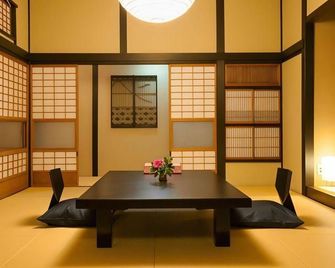 Ito Ryokuyu - Ito - Quarto