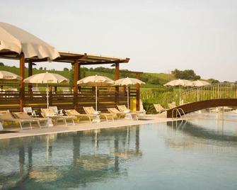 Le Fiabe Hotel Resort - Numana - Piscina