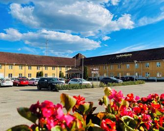 Hotelli Jokipuisto - Kotka - Building