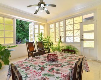 Casa Rolando y Emilia - Havana - Dining room