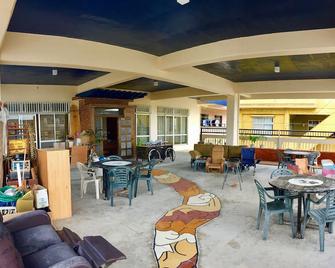 Hostel Yadoari - Okinawa - Restaurante