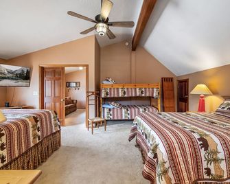 Lazy Trout Fishing Lodge - Greer - Bedroom