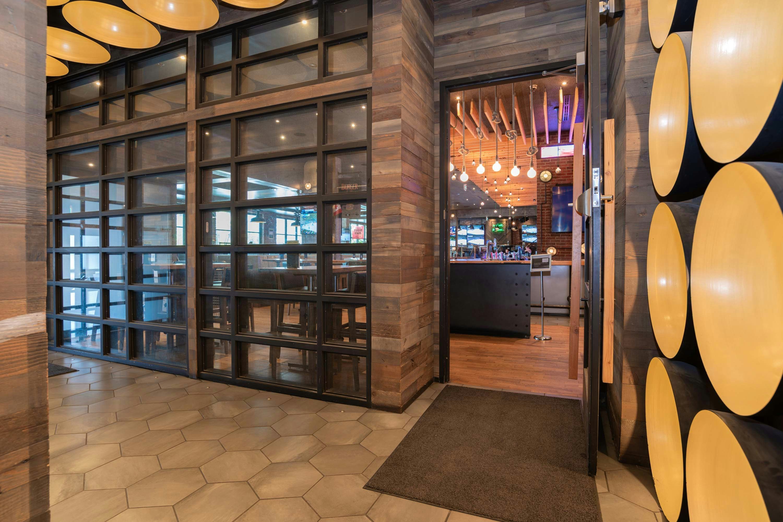 Sandman Signature Vancouver Downtown Hotel