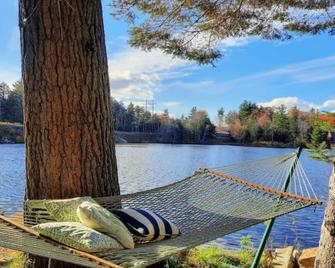 Cozy Cottage on the Lake - Otis - Outdoors view