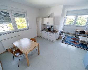 Milchhof Apartments - Aschaffenburg - Bedroom