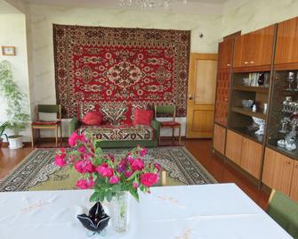 Nazani Guesthouse - Gavarr - Sala de estar