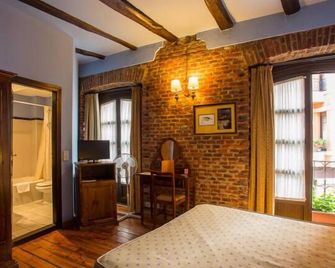 Hotel La Posada Regia - León - Bedroom