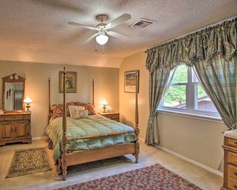 Private Home w/ Hot Tub & Patio Near Dtwn Tulsa - Tulsa - Bedroom
