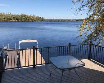 Turtle Lake area, 3 Bed, 2 Bath, Shores of Horseshoe Lake - Turtle Lake - Balcony