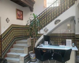 Hostal Atenas - Sevilla - Recepción