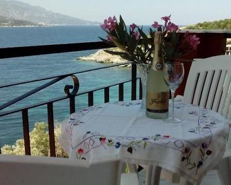 Hotel Bella Vista - Samos - Balcón