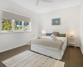 Ellis Cottage Sorrento plus Guest House - Sorrento - Bedroom