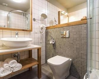 Hotel Naturum - Milicz - Bathroom
