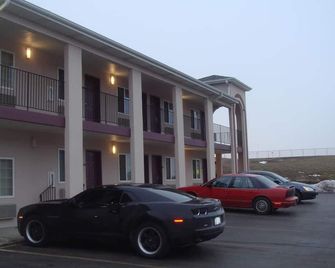 Townhouse Inn & Suites Omaha - אומהה - בניין