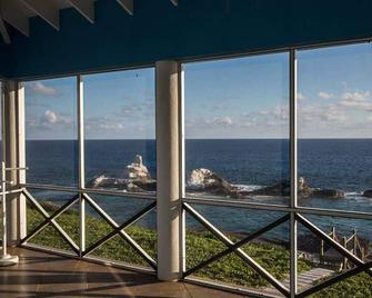Bahama Dreamin1bd1ba Oceanfront Villa Including, Ac, Gas Grill - Deadman's Cay - Balcón