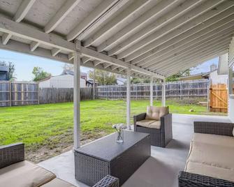 Cozy Stylish Home in Round Rock! - Round Rock - Patio