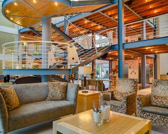 Protea Hotel by Marriott Knysna Quays - Knysna - Wohnzimmer