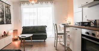 Chambres d'hôtes Le Clos d'Enhaut - Dinard - Living room