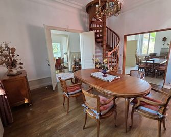 Villa familiale proche centre - 10 pers. - Moutrot - Eetruimte