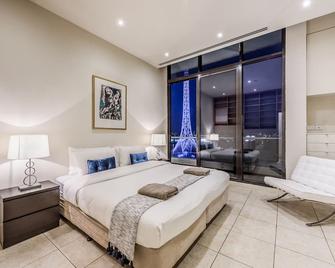 Exclusive Stays - Gallery Penthouse - Melbourne - Bedroom