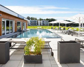 Appartements im Maremuritz Yachthafen Resort - Waren - Pool