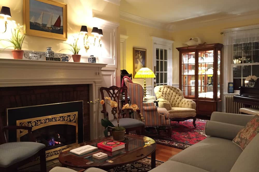 Captain David Kelley House Bed & Breakfast - סנטרוויל - סלון