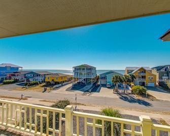 Attractive Home Across Street From Beach Access W/Free Wifi, Central Ac, & W/D - Supply - Outdoors view