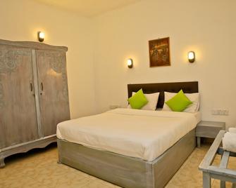 Negombo Beach by Flipflop Hostels - Negombo - Bedroom