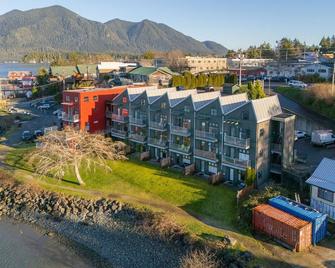 Tofino Eco Waterfront Condo - Tofino