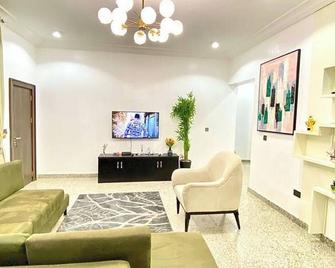 Hsh Luxury Apartments - Enugu - Living room