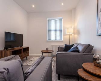 Modern 1 Bedroom Apartment in Bolton - Bolton - Pokój dzienny