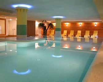 Residence Kristall - Predazzo - Piscina