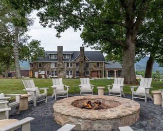 The Dillard House - Dillard - Innenhof