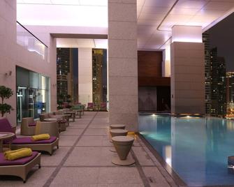 Voco Bonnington Dubai - Dubai - Pool