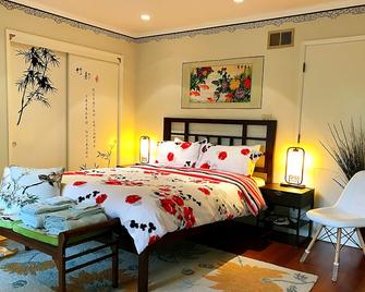 Spacious, beautiful home with amazing views - Berkeley - Bedroom