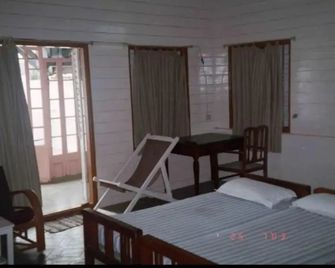 Broad Lands - Chennai - Bedroom