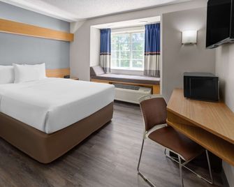 Microtel Inn & Suites by Wyndham Raleigh Durham Airport - Morrisville - Schlafzimmer
