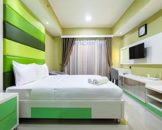 Strategic Studio The Oasis Cikarang near Omni Hospital By Travelio - Bekasi - Chambre