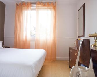 Hotel Les Gens De Mer Lorient By Popinns - Lorient - Bedroom